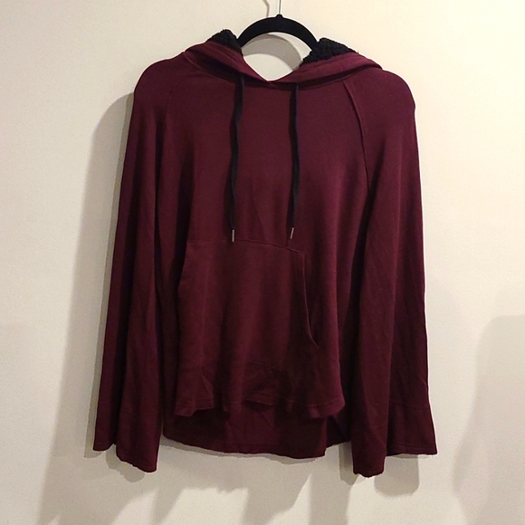 Splendid maroon soft hoodie with black sherpa inner hood - Picture 1 of 9